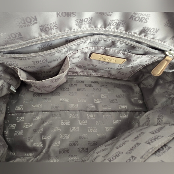 Michael Kors MK Signature‎ Women's Mirror Metallic Sliver Satchel handbag - Picture 7 of 7